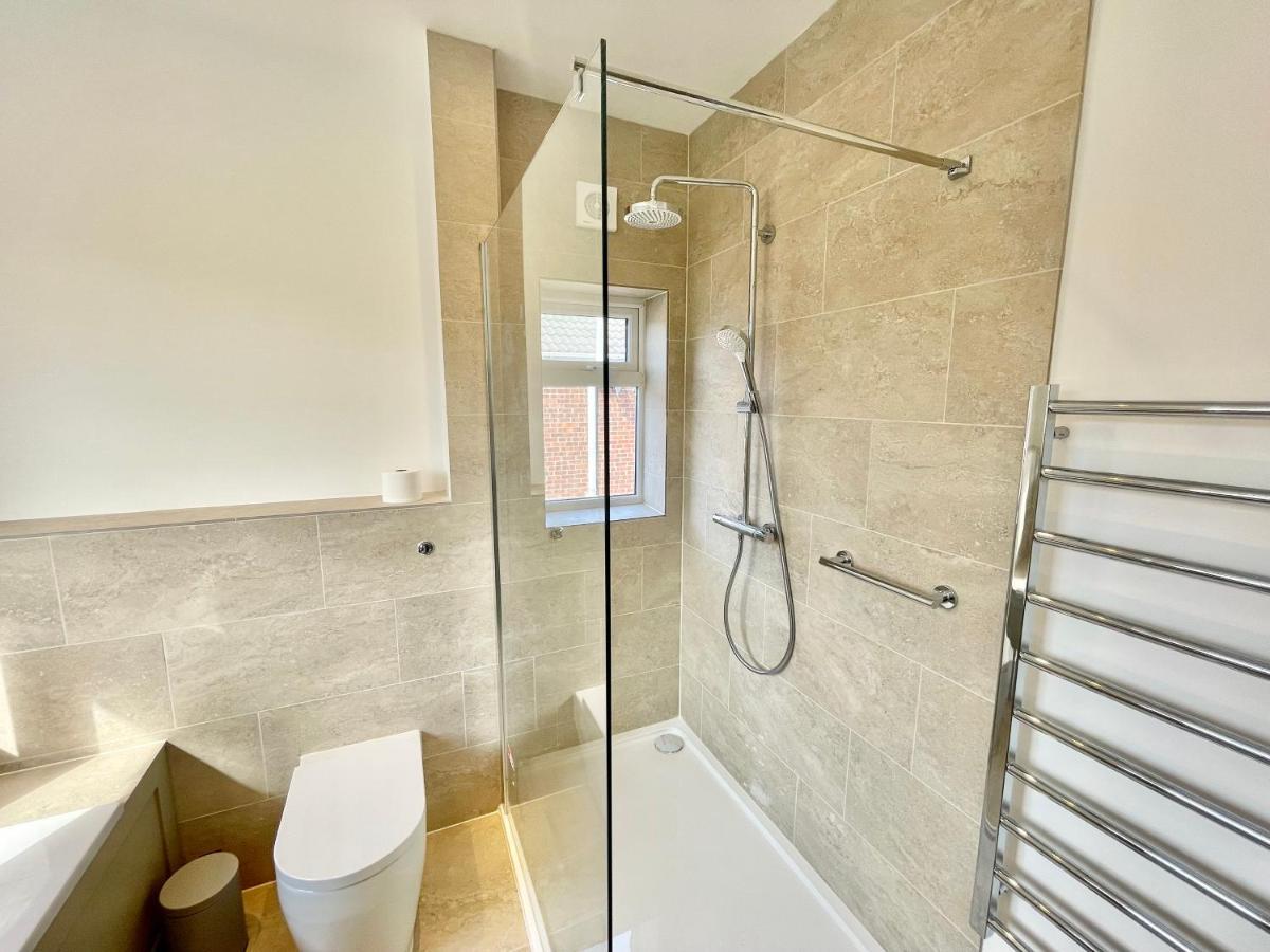 Central Townhouse With Free Off Road Parking And Garden York Exterior foto